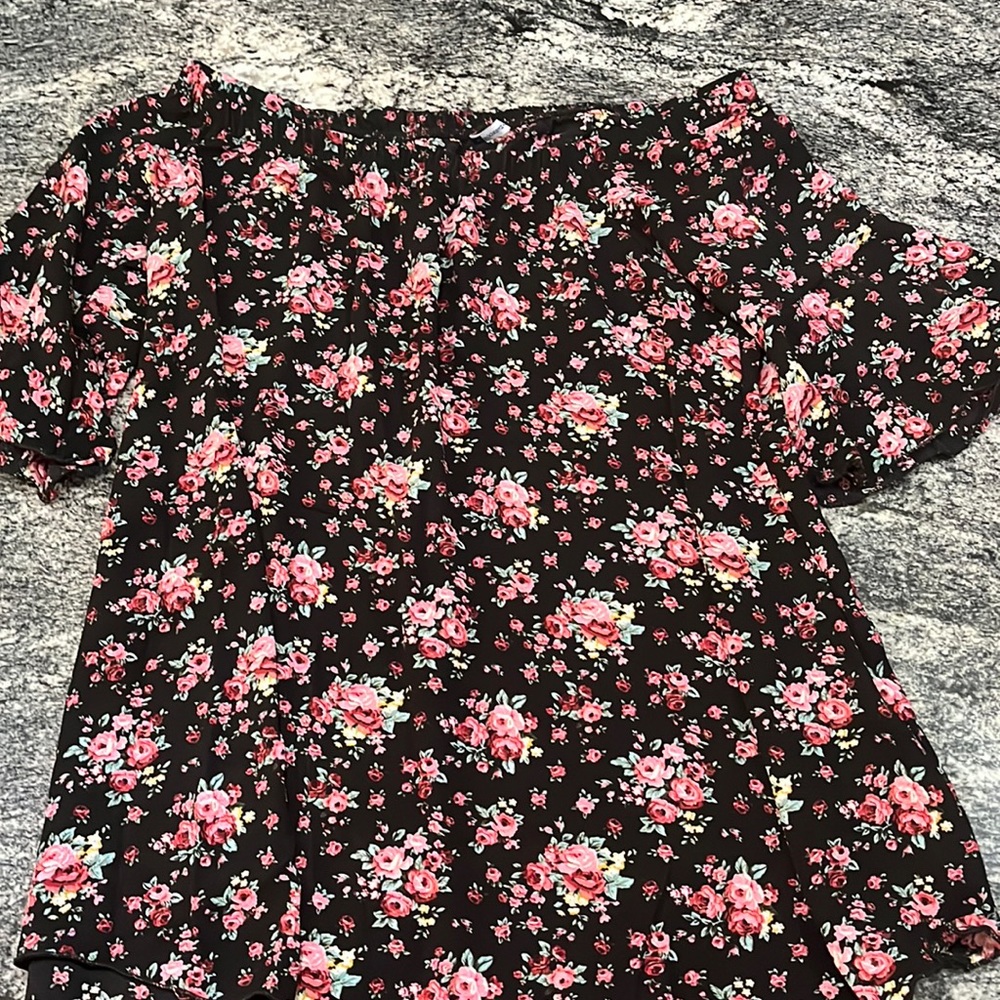 Off the shoulder maternity shirt